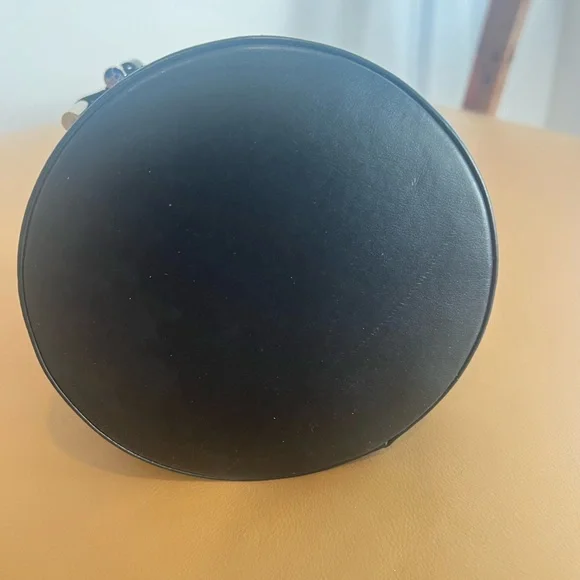 CHRISTIAN LOUBOUTIN
Marie Jane Black Leather Mini Bucket Bag - Picture 3 of 8